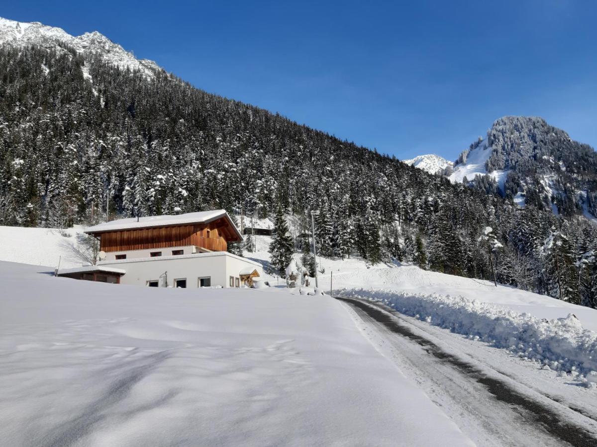Haus Adrian Apartment Wald am Arlberg Exterior photo
